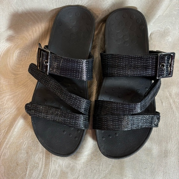 VIONIC Sz 8 Rio Lizard Pattern Velcro Closure Straps Slip On Slides Sandals - Picture 2 of 9